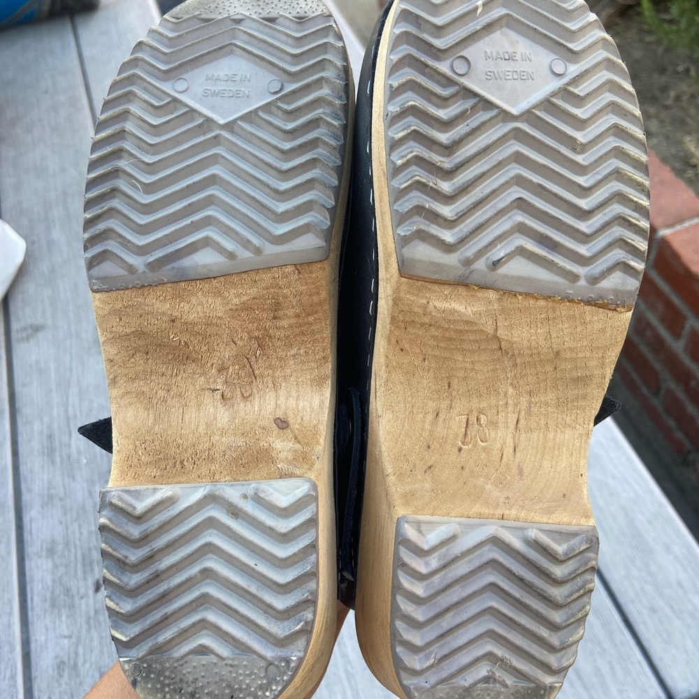 Black Clogs - image 4